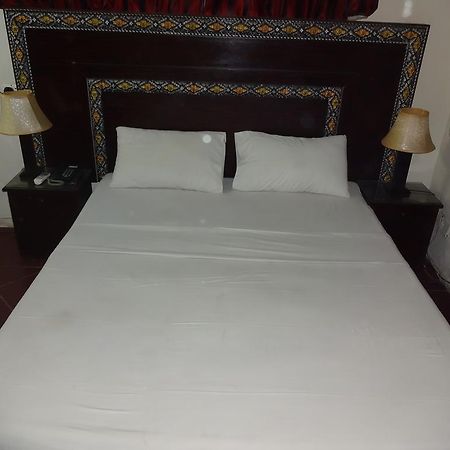 Safari Hotel Upper Mall ลาฮอร์ ภายนอก รูปภาพ