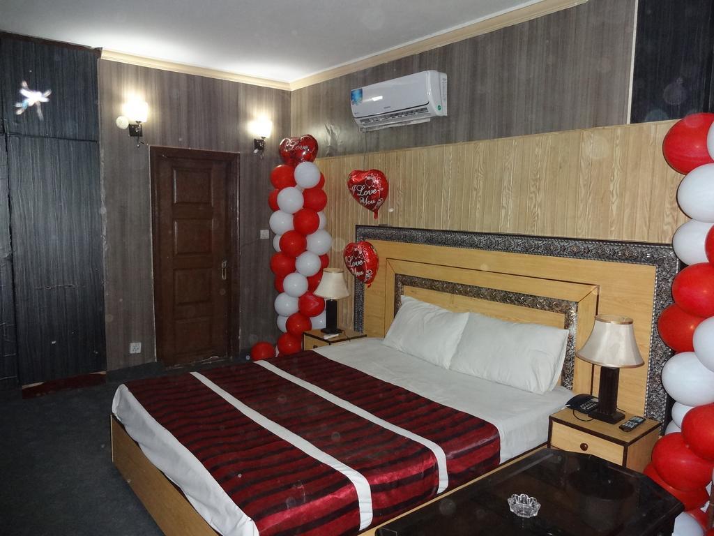 Safari Hotel Upper Mall ลาฮอร์ ห้อง รูปภาพ