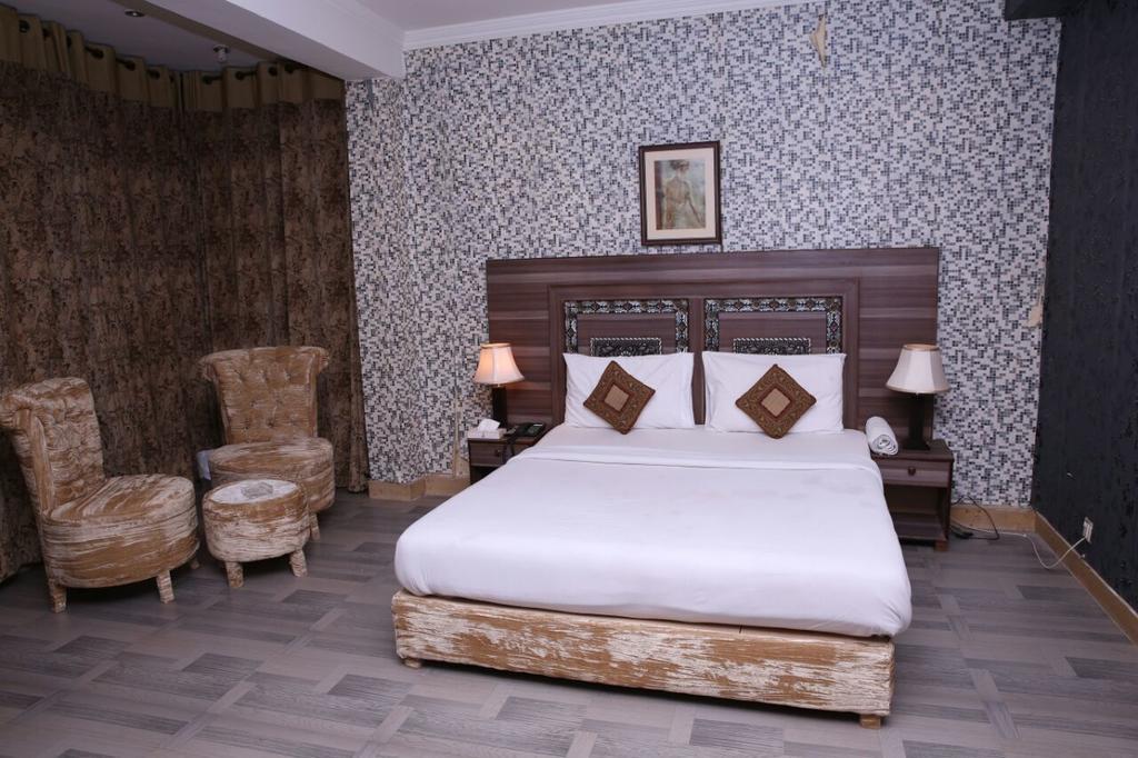 Safari Hotel Upper Mall ลาฮอร์ ภายนอก รูปภาพ